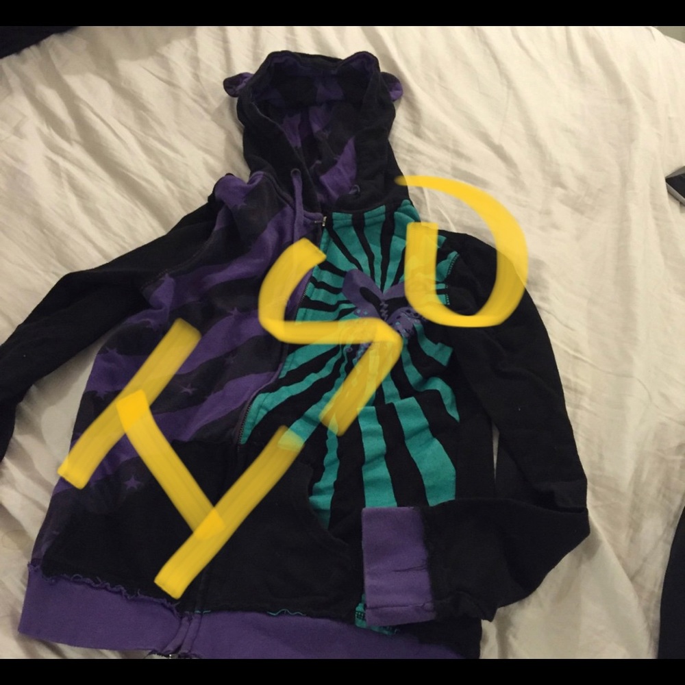ISO BEAR SKELANIMALS HOODIE (DO NOT BUY)